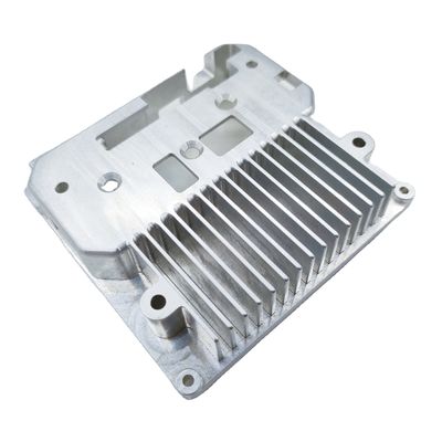 Componentes de dissipadores de calor CNC de alumínio usinados para dispositivos electrónicos