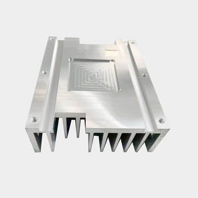 Peças de usinagem CNC personalizadas As barbatanas de refrigeração de alumínio usinadas por CNC 5 mm Altura das barbatanas 2 mm Pitch das barbatanas